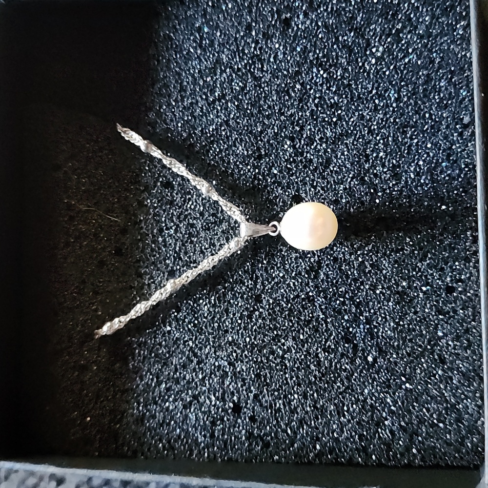 Elegant Silver and Cultured Pearl Pendant Necklace